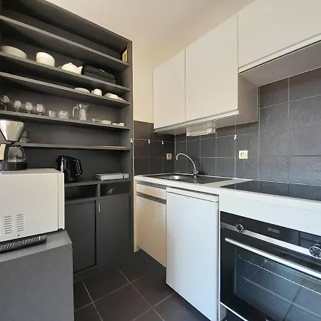Apartment Duplex A 200m De La Plage, 3 Pieces, Balcon, Parking, 4 Pers. - - Fr-1-477-73
